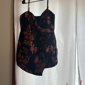 New with tags Lulus romper. Size XL.